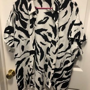 Nine West Blouse with black & white print